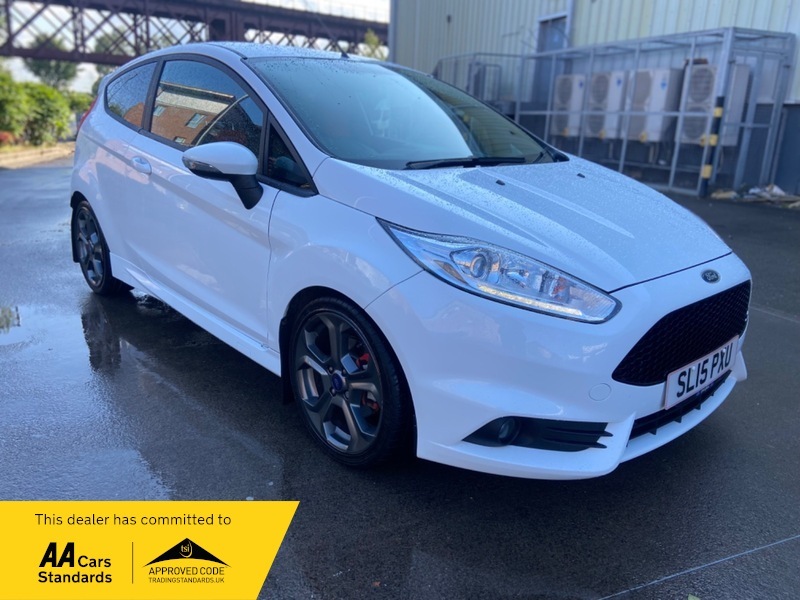 Compare Ford Fiesta St-2 SL15PXU White