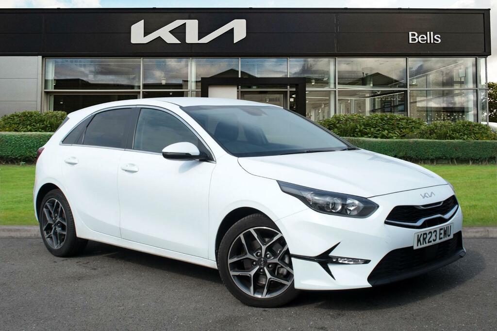 Compare Kia Ceed Hatchback KR23EWU White