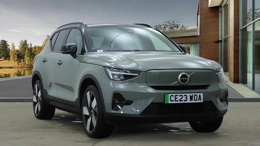 Compare Volvo XC40 Recharge Ultimate, Twin Motor, Panoramic CE23WOA Green
