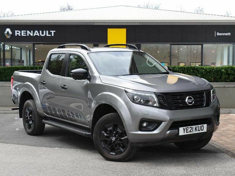 Compare Nissan Navara Double Cab Pick Up N-guard 2.3Dci 190 Tt 4Wd YE21KUO Grey