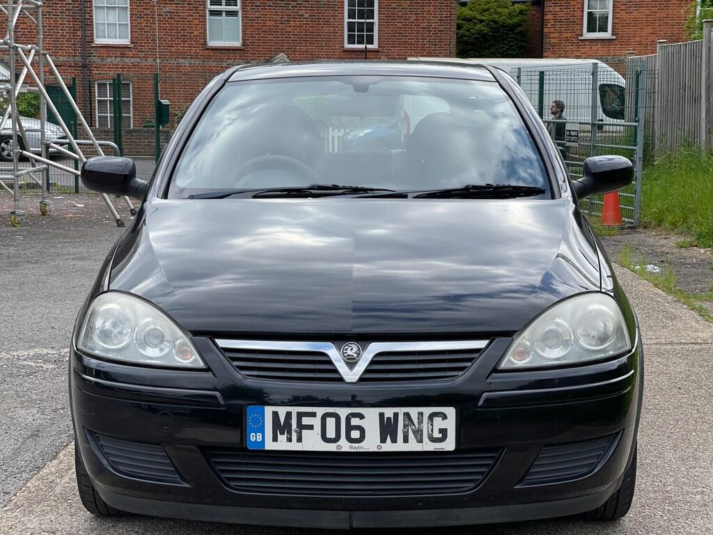 Compare Vauxhall Corsa Hatchback 1.4I 16V Design Ac 200606 MF06WNG Black