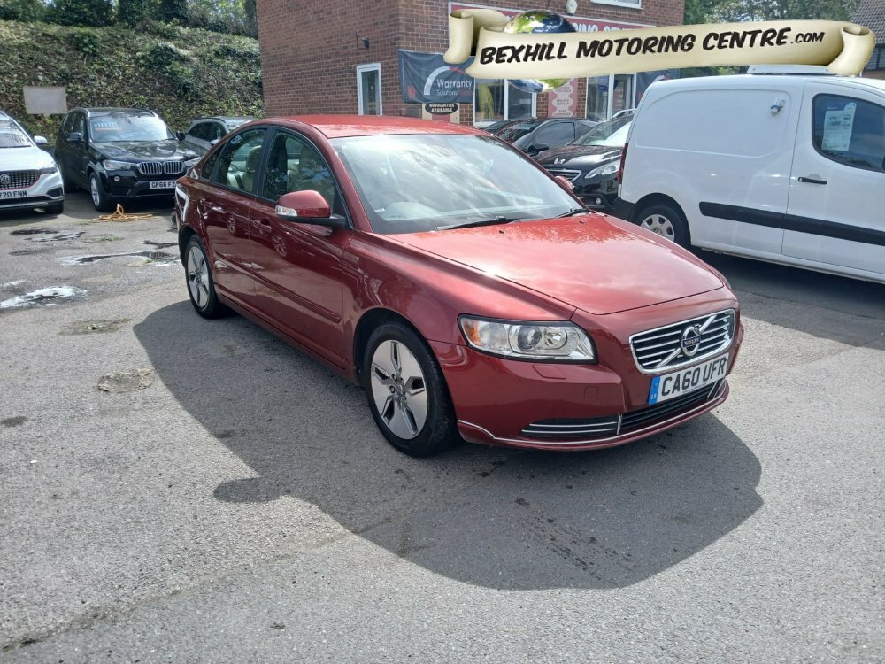 Compare Volvo S40 1.6D Drive Se Lux Start Stoptwo Owners Fro CA60UFR Red