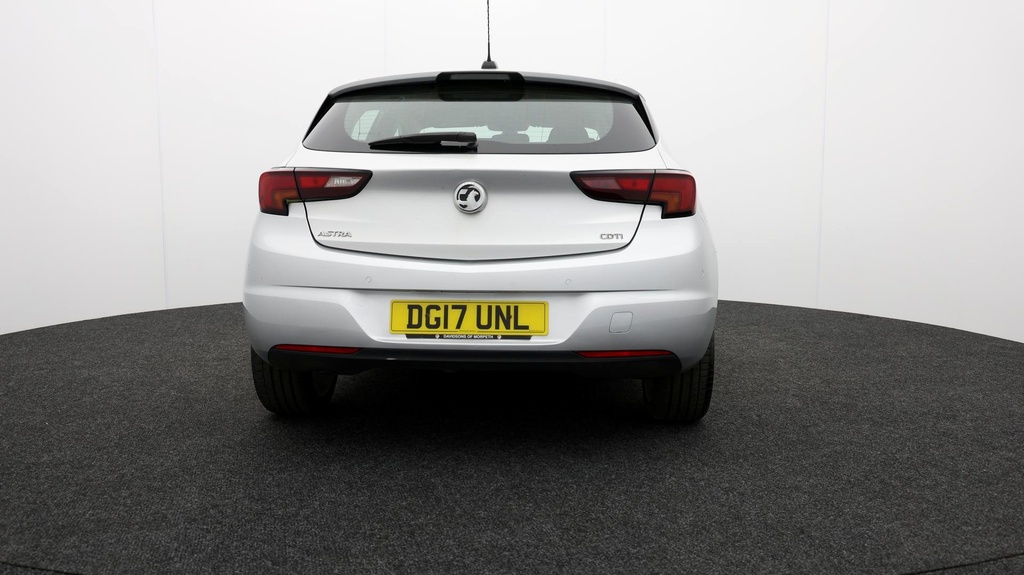 Compare Vauxhall Astra Elite DG17UNL Silver