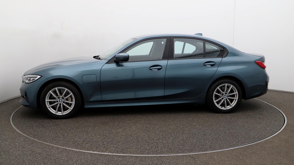 Compare BMW 3 Series Se Pro OE69EAP Blue