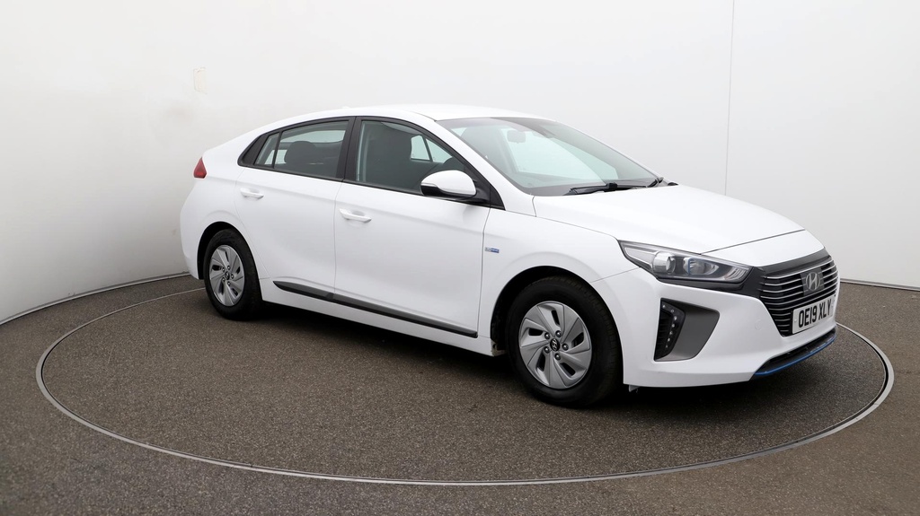 Compare Hyundai Ioniq Se OE19XLY White