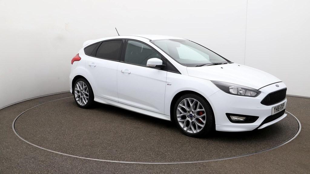 Compare Ford Focus St-line YH18RXP White