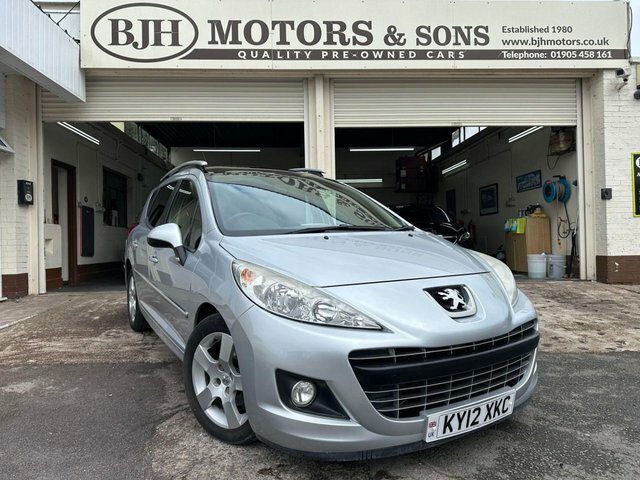 Compare Peugeot 207 SW 1.6 Hdi Sw Allure KY12XKC Silver