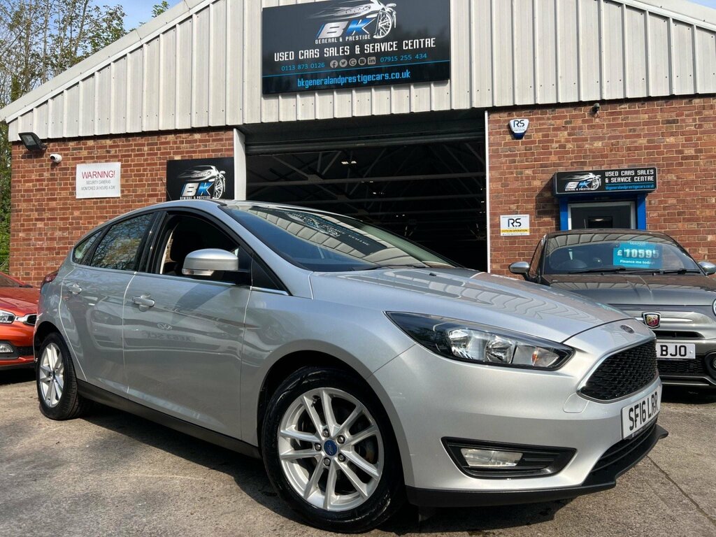 Compare Ford Focus 1.0T Ecoboost Zetec SF16LRR Silver