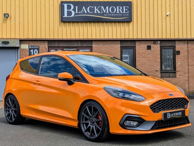 Compare Ford Fiesta 2019 1.5 St Performance Edition AG19GGX Orange
