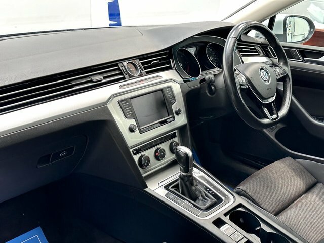 Compare Volkswagen Passat 2.0 Se Tdi Bluemotion Technology Dsg 148 Bhp VK65ESG Silver