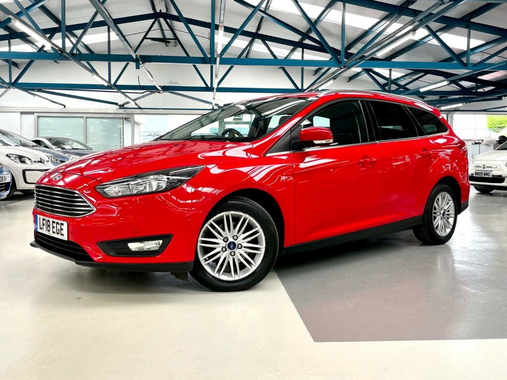 Compare Ford Focus 2018 18 1.0T LF18EGE Red