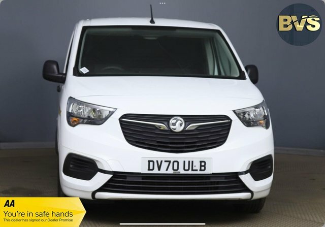 Vauxhall Combo 2020 1.5 L2h1 2300 Sportive Ss 101 Bhp White #1