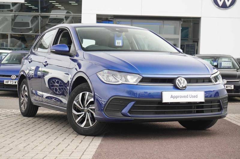 Compare Volkswagen Polo Hatchback HJ73ZYK Blue