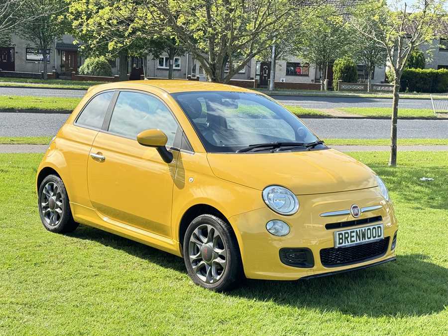 Compare Fiat 500 1.2 S WM64UWW Yellow