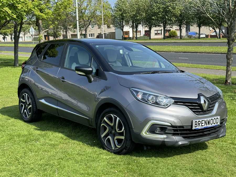 Compare Renault Captur 0.9 Tce 90 Iconic SN69YEE Black