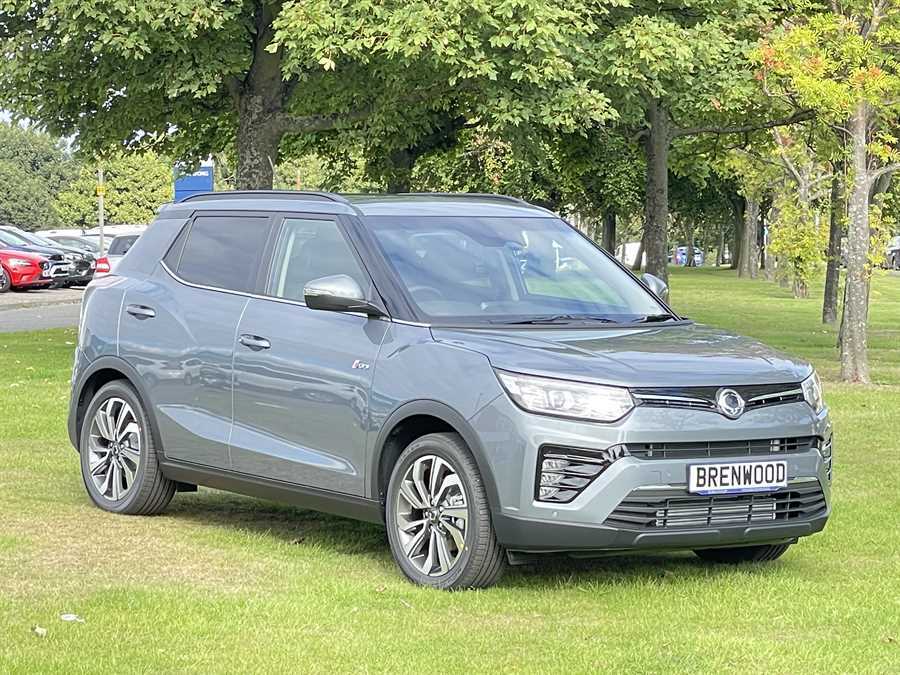 Compare SsangYong Tivoli 1.5P Ultimate SK72KNC Grey