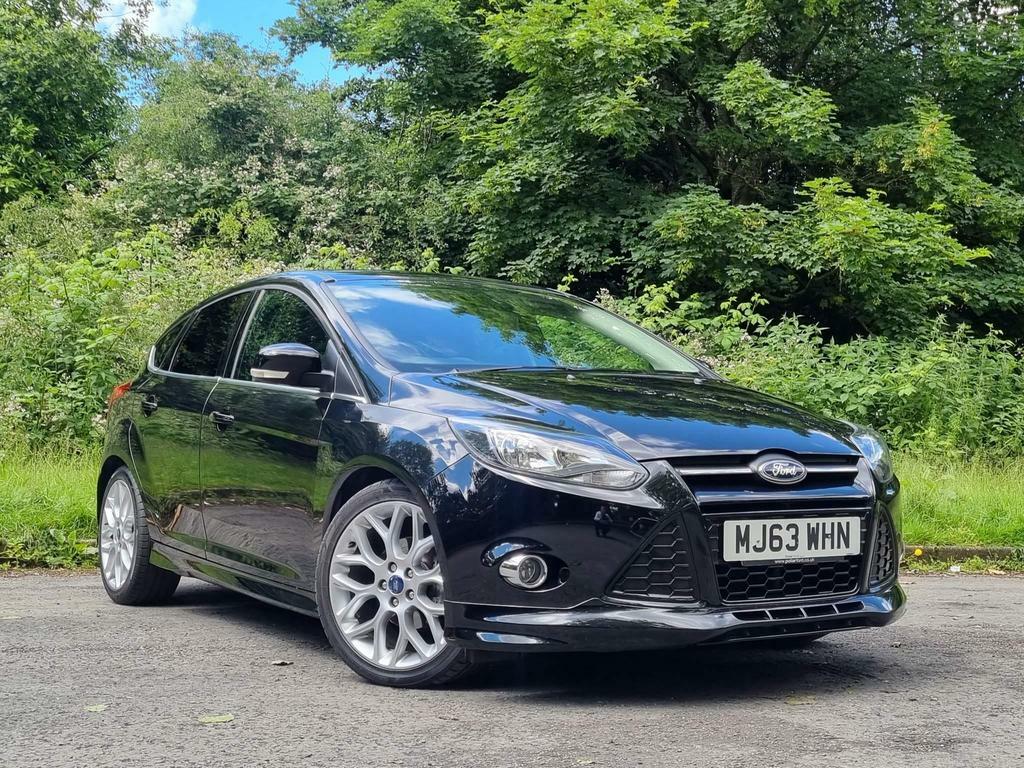 Compare Ford Focus 1.0T Ecoboost Zetec S Euro 5 Ss MJ63WHN Black