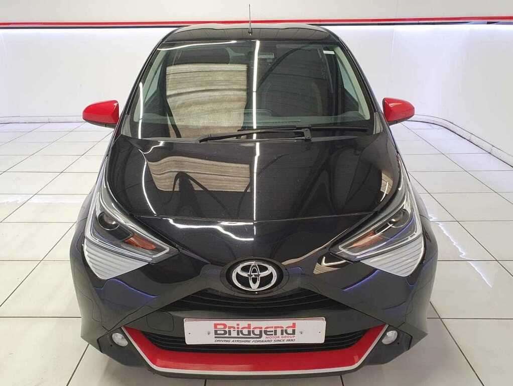 Compare Toyota Aygo 1.0 Vvt-i X-trend Hatchback SG21DXC Black