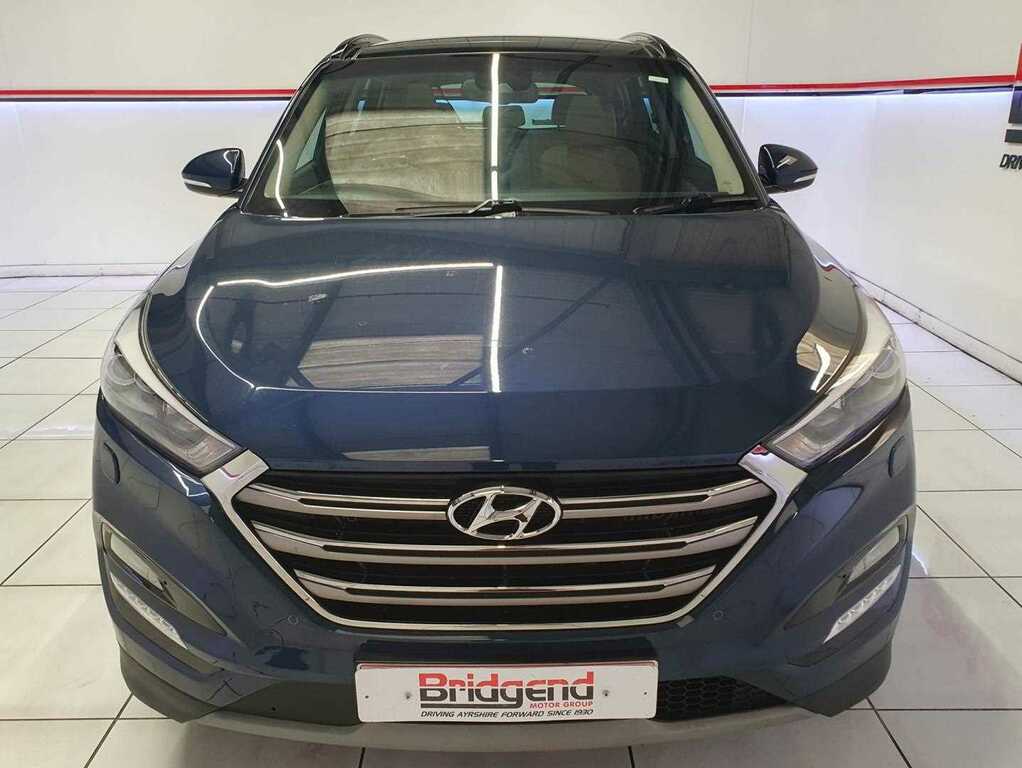 Compare Hyundai Tucson 2.0 Crdi Blue Drive Premium Se Suv OU17SSJ Blue