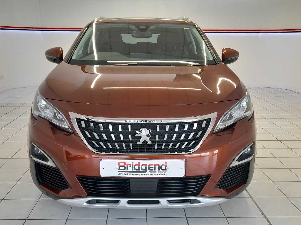 Compare Peugeot 3008 1.2 Puretech Allure Suv NA17HLY Brown