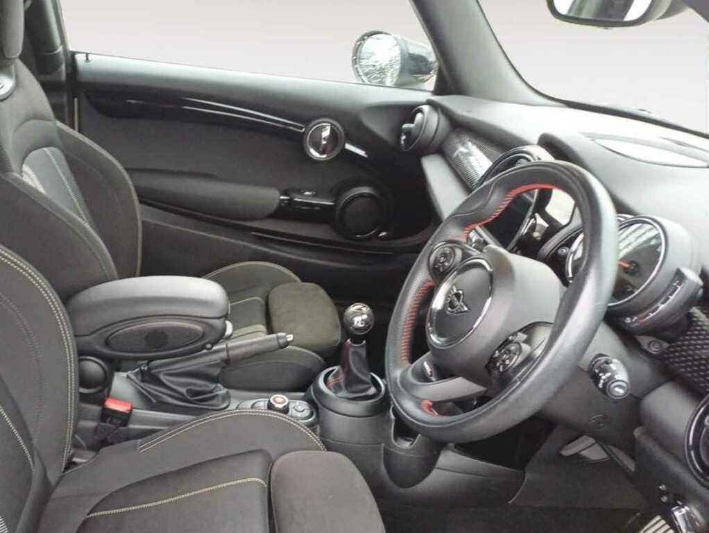 Compare Mini Hatch 2.0 Cooper S Sport SE70EWG White