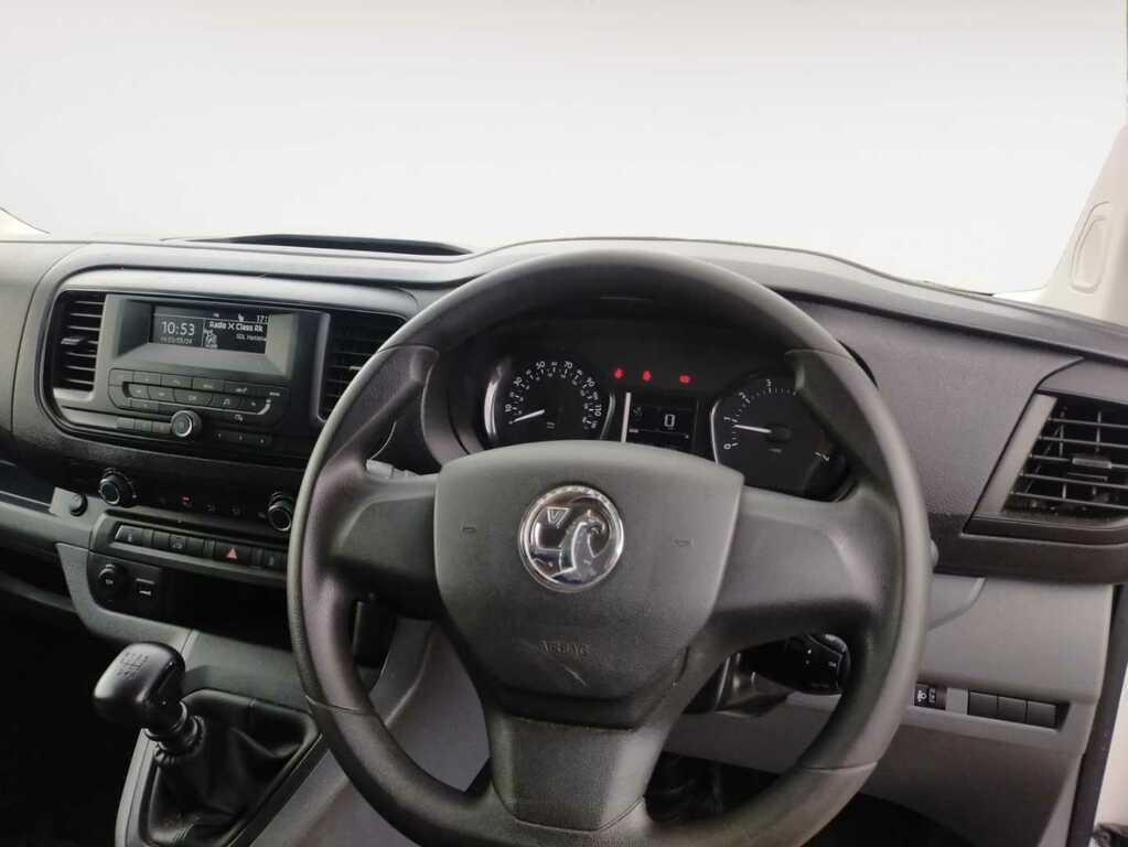 Compare Vauxhall Vivaro 1.5 Turbo D 2900 Edition Panel Van Manu DN20DXR White