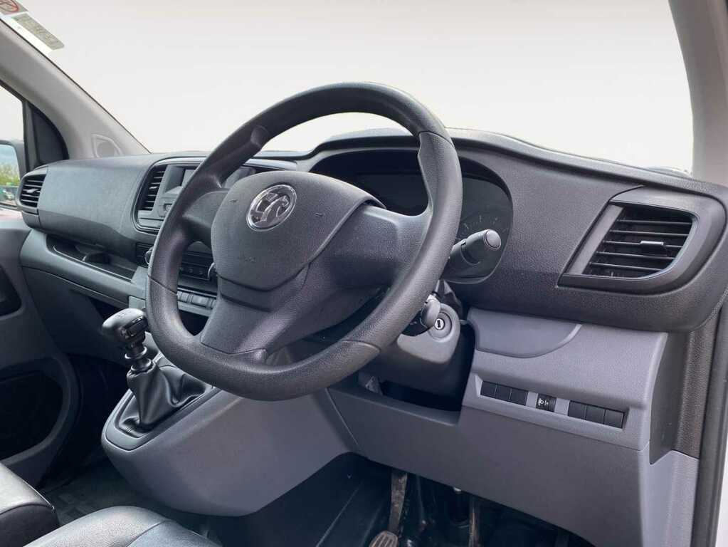 Vauxhall Vivaro 1.5 Turbo D 2900 Edition Panel Van Manu White #1