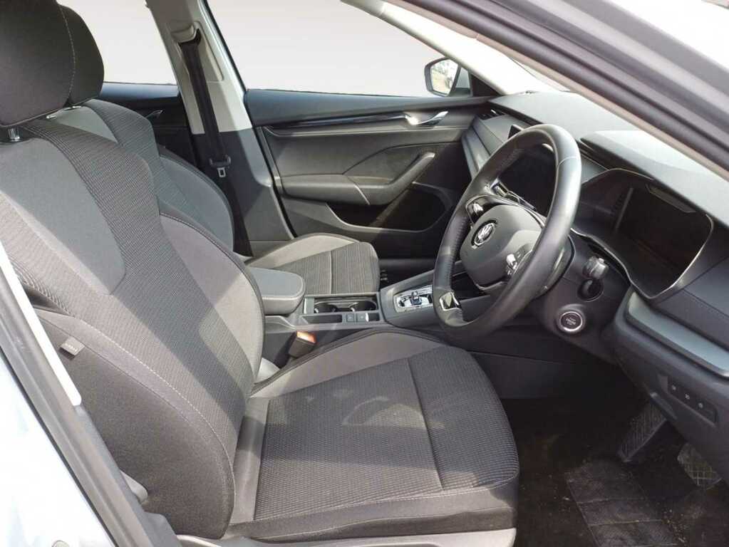 Compare Skoda Octavia 1.0 Tsi E-tec Mhev Se Technology Hatchback GM21SGO Silver