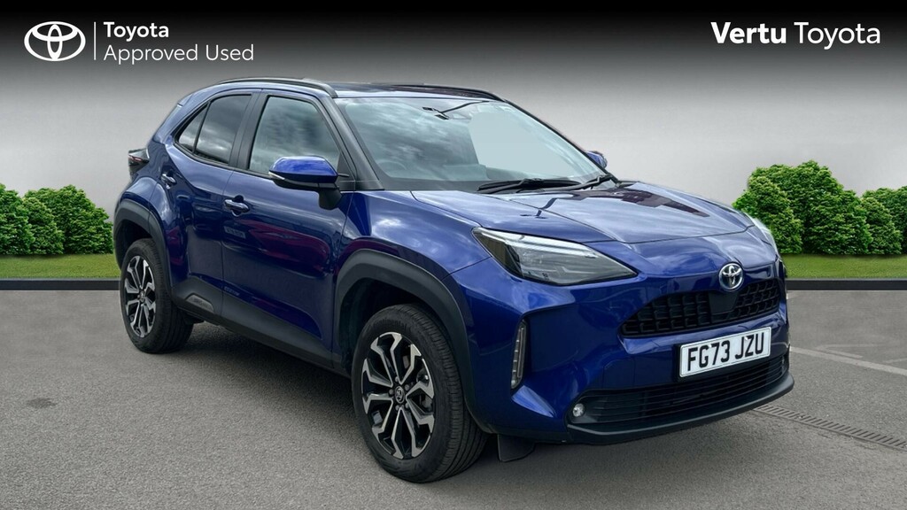 Compare Toyota Yaris Cross Design FG73JZU Blue