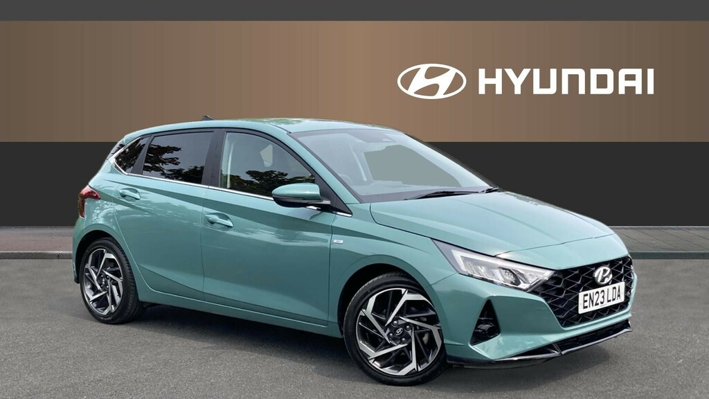 Compare Hyundai I20 Premium EN23LDA Green