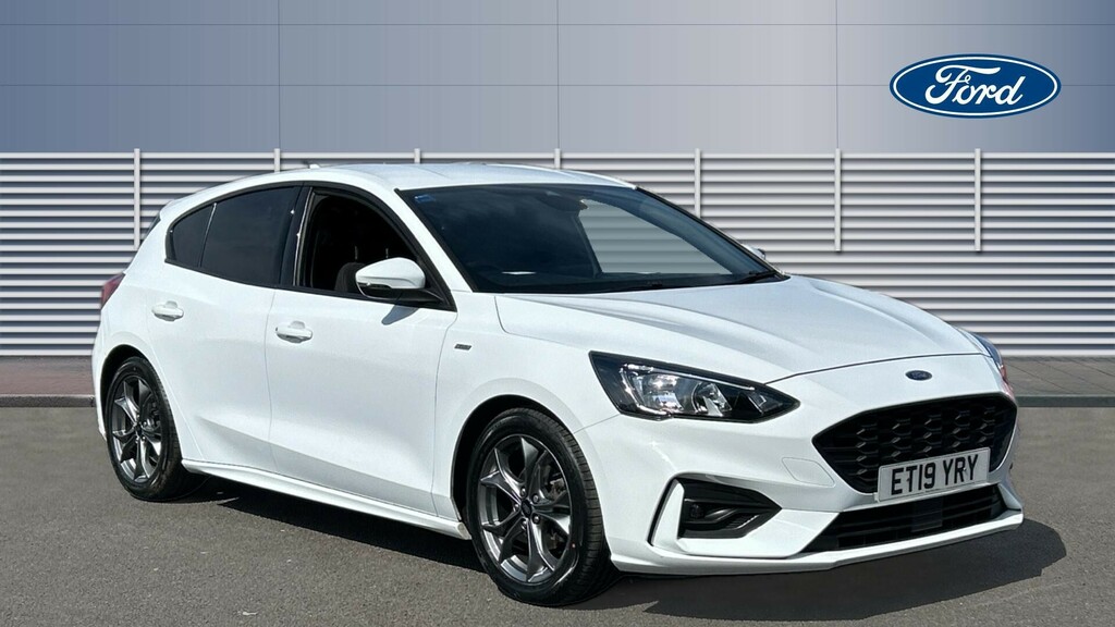 Compare Ford Focus St-line ET19YRY White