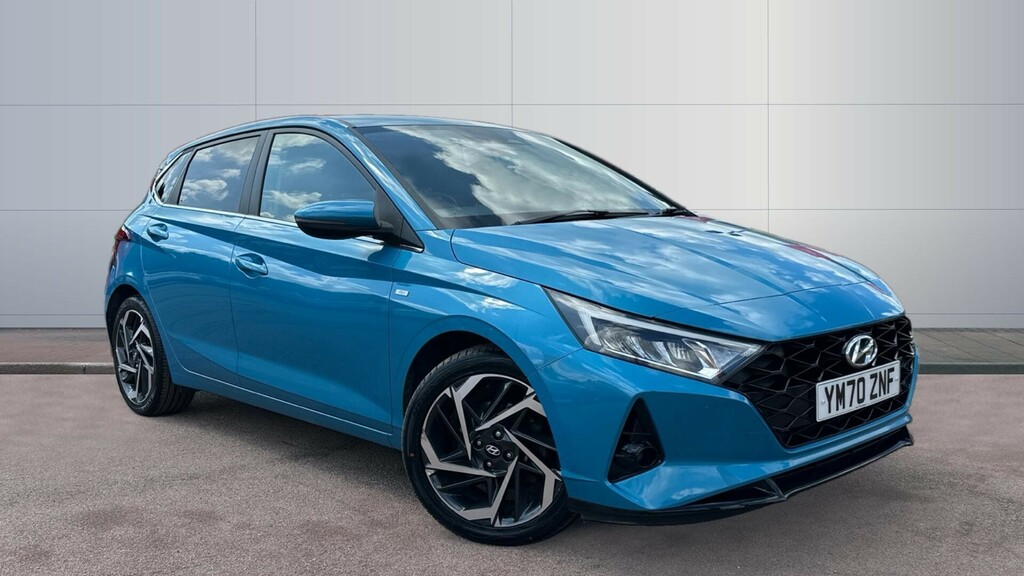 Compare Hyundai I20 Premium YM70ZNF Blue