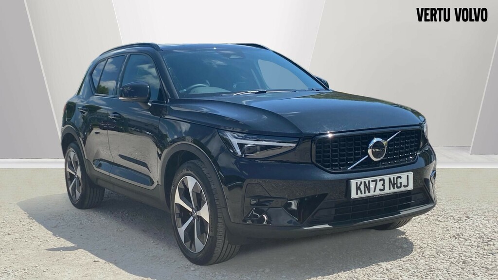 Compare Volvo XC40 Ultimate KN73NGJ Black