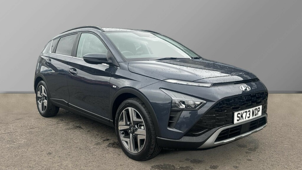 Compare Hyundai Bayon Premium SK73WDP Grey