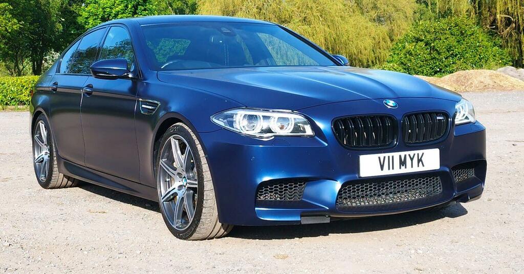 Compare BMW M5 4.4 M5 Saloon 2015 V11MYK Blue