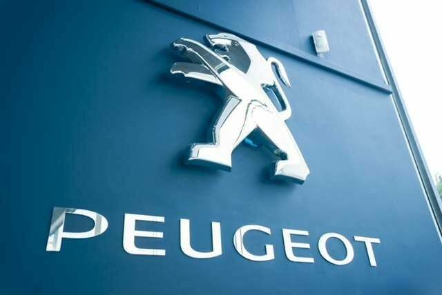 Compare Peugeot 3008 1.2 Puretech Gt Line Premium Euro 6 Ss KM70FNW 