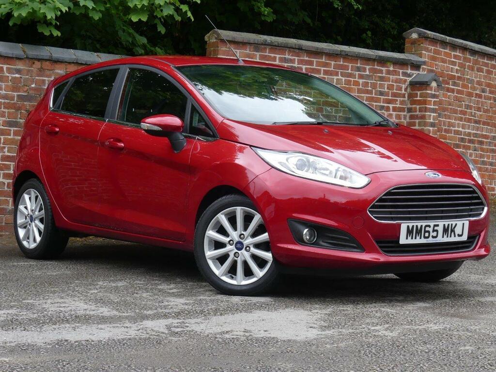 Compare Ford Fiesta Ford Ford Fiesta 1.0T Ecoboost Titanium Euro 6 S MM65MKJ Red