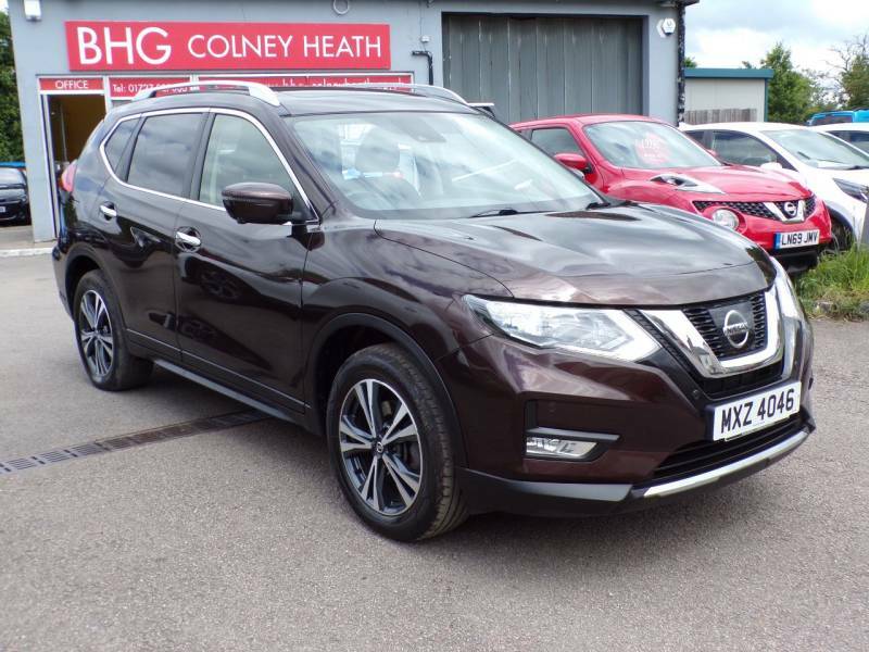 Compare Nissan X-Trail 1.6 Dci N-connecta 4Wd 7 Seat MXZ4046 Brown