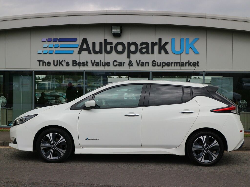 Compare Nissan Leaf N-connecta BW69KYC White