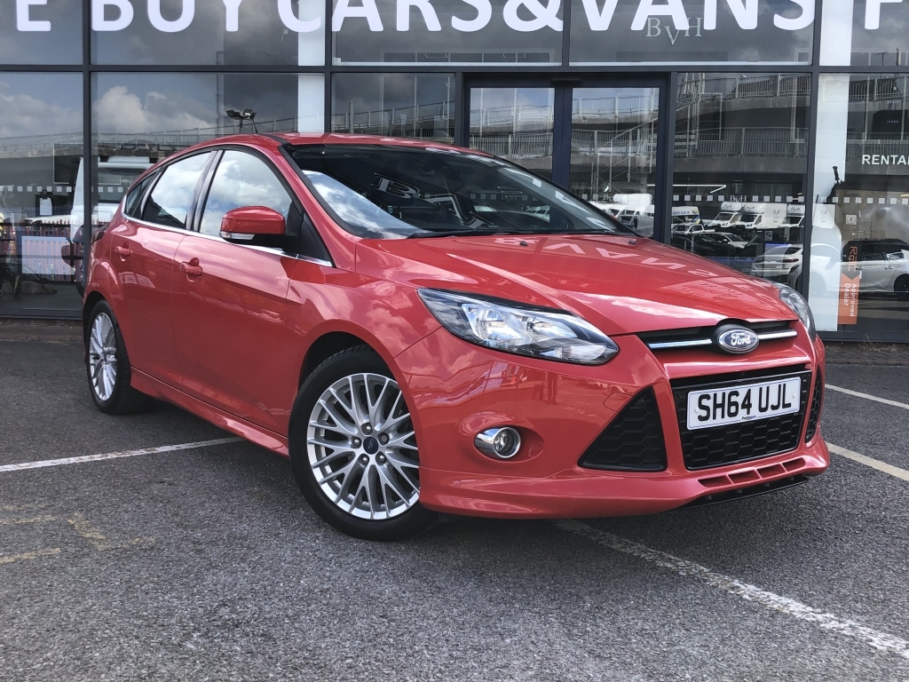 Compare Ford Focus Focus X28WGR Red