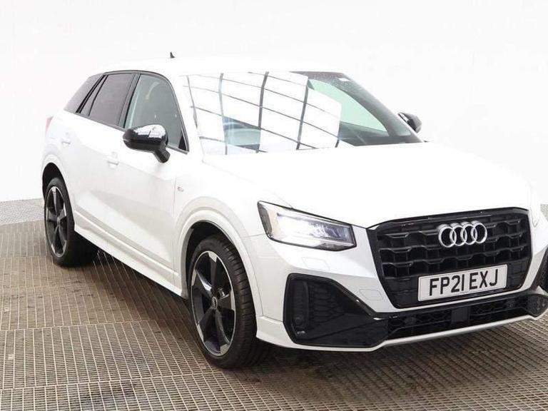 Compare Audi Q2 Black Edition 35 Tfsi 150 Ps S Tronic FP21EXJ White