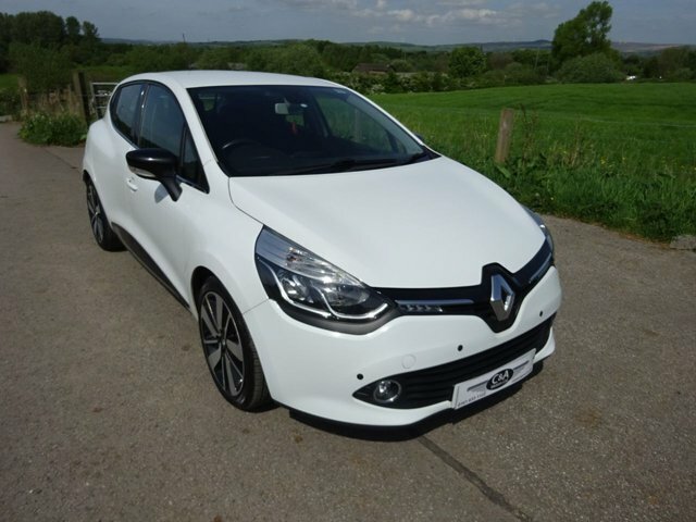 Compare Renault Clio 1.5 Dynamique S Medianav Energy Dci Ss 90 Bhp YX64GKE White