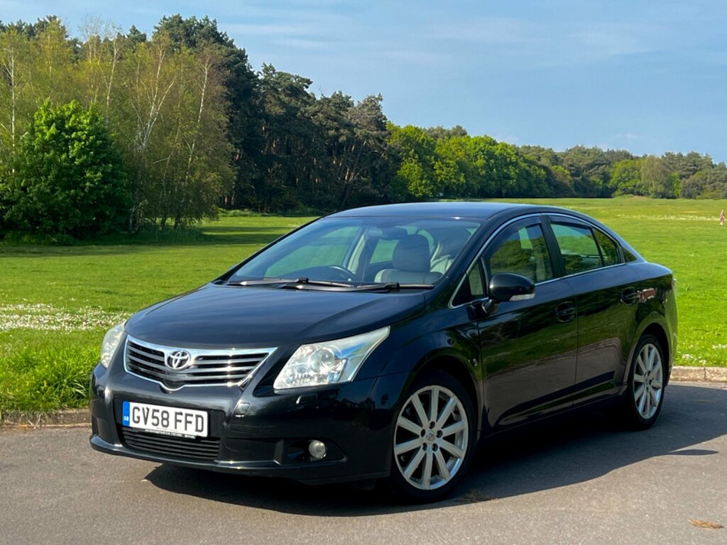 Compare Toyota Avensis 2008 58 T GV58FFD 