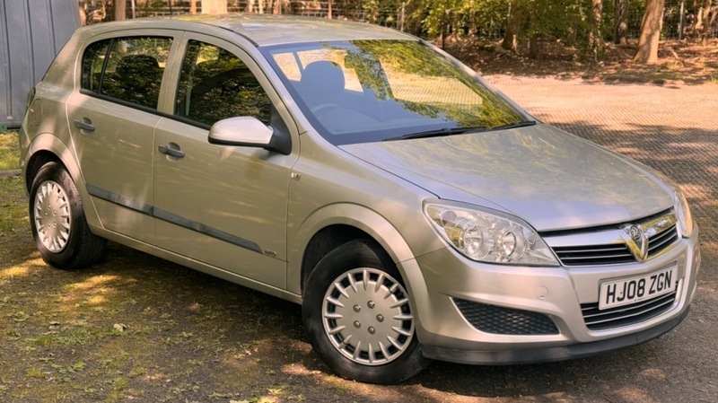 Compare Vauxhall Astra Life Ac 16V E4 HJ08ZGN Silver
