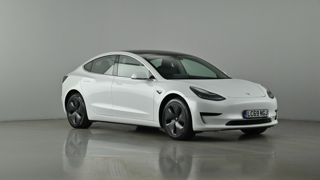 Compare Tesla Model 3 Standard Range Plus LC69NGJ White