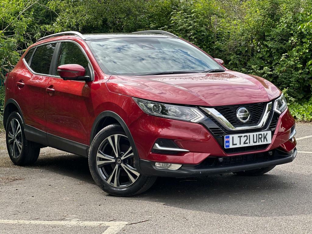 Compare Nissan Qashqai 1.3 Dig-t N-connecta Dct Euro 6 Ss LT21URK Red