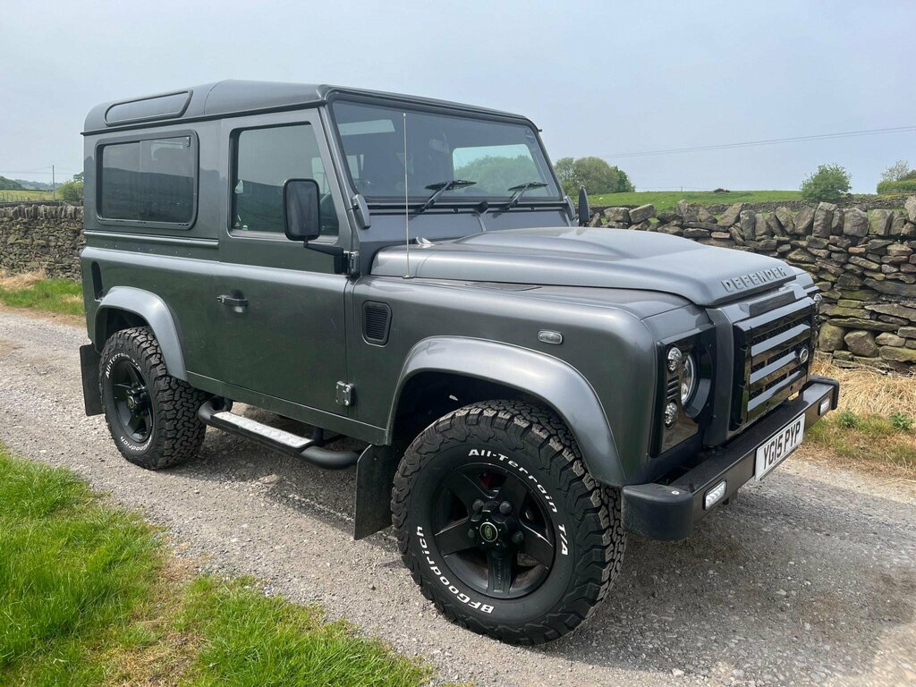 Compare Land Rover Defender 90 2.2 Tdci Xs Station Wagon 4Wd Euro 5 YG15PYP Grey