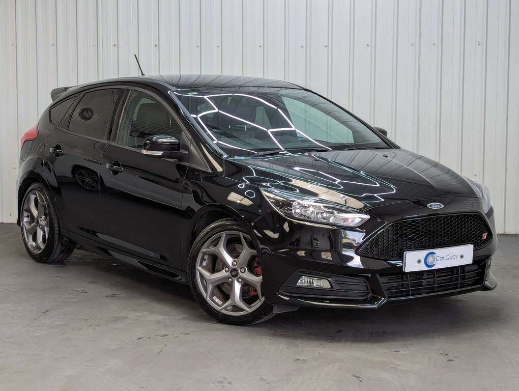 Compare Ford Focus St-2 LG18LYD 