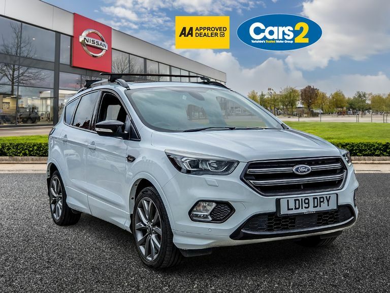 Compare Ford Kuga 1.5 Tdci St-line Edition 2Wd LD19DPY White