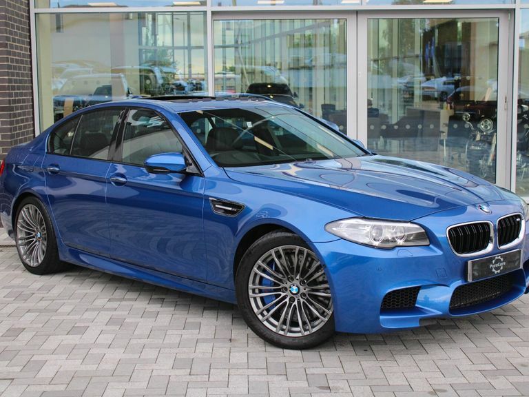 Compare BMW M5 M5 Dct SN16VWE Blue